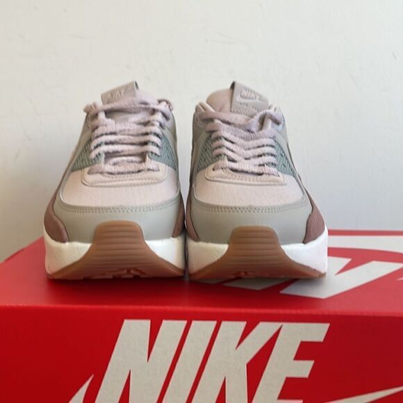 Nike Air Max 90 LV8 Light Iron Ore/Platinum Violet US Women 9/UK 6.5(FD4328-001) - Picture 6 of 13